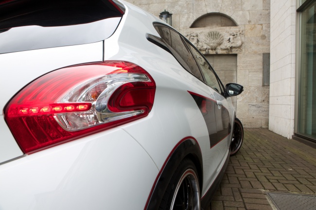 peugeot-208-engarde-by-musketier