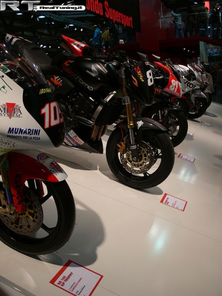 2008-11-eicma-66-salone-del-ciclo-e-motociclo (Foto 17)