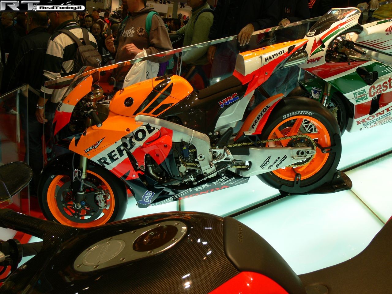 2008-11-eicma-66-salone-del-ciclo-e-motociclo (Foto 27)