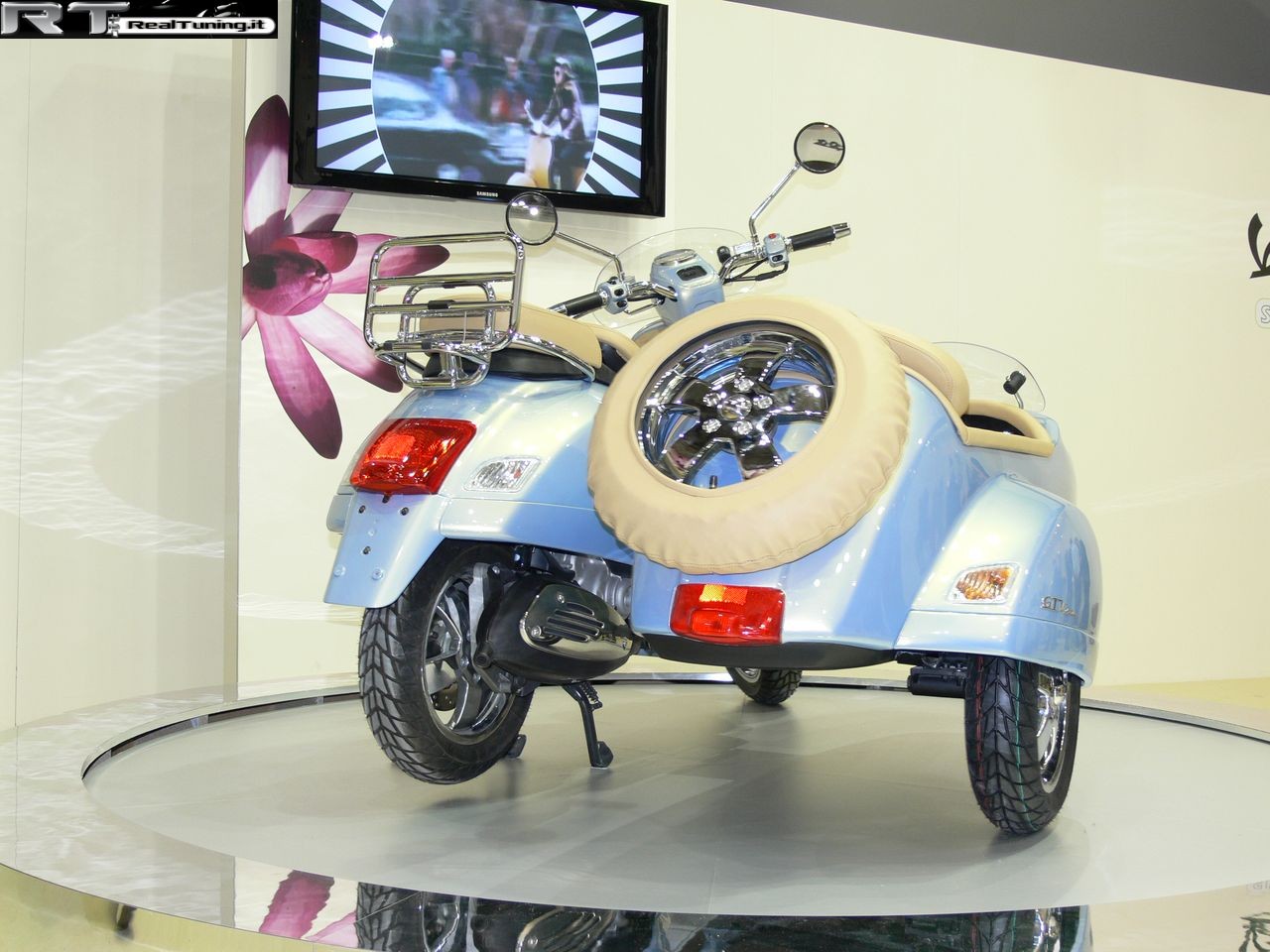2008-11-eicma-66-salone-del-ciclo-e-motociclo (Foto 56)